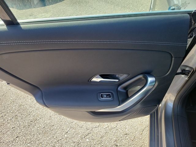Used 2025 Mercedes-Benz CLA 250 4MATIC image 9
