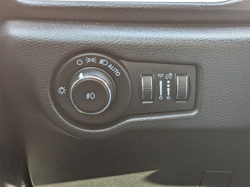 Used 2020 Chrysler Pacifica Touring-L Plus image 21