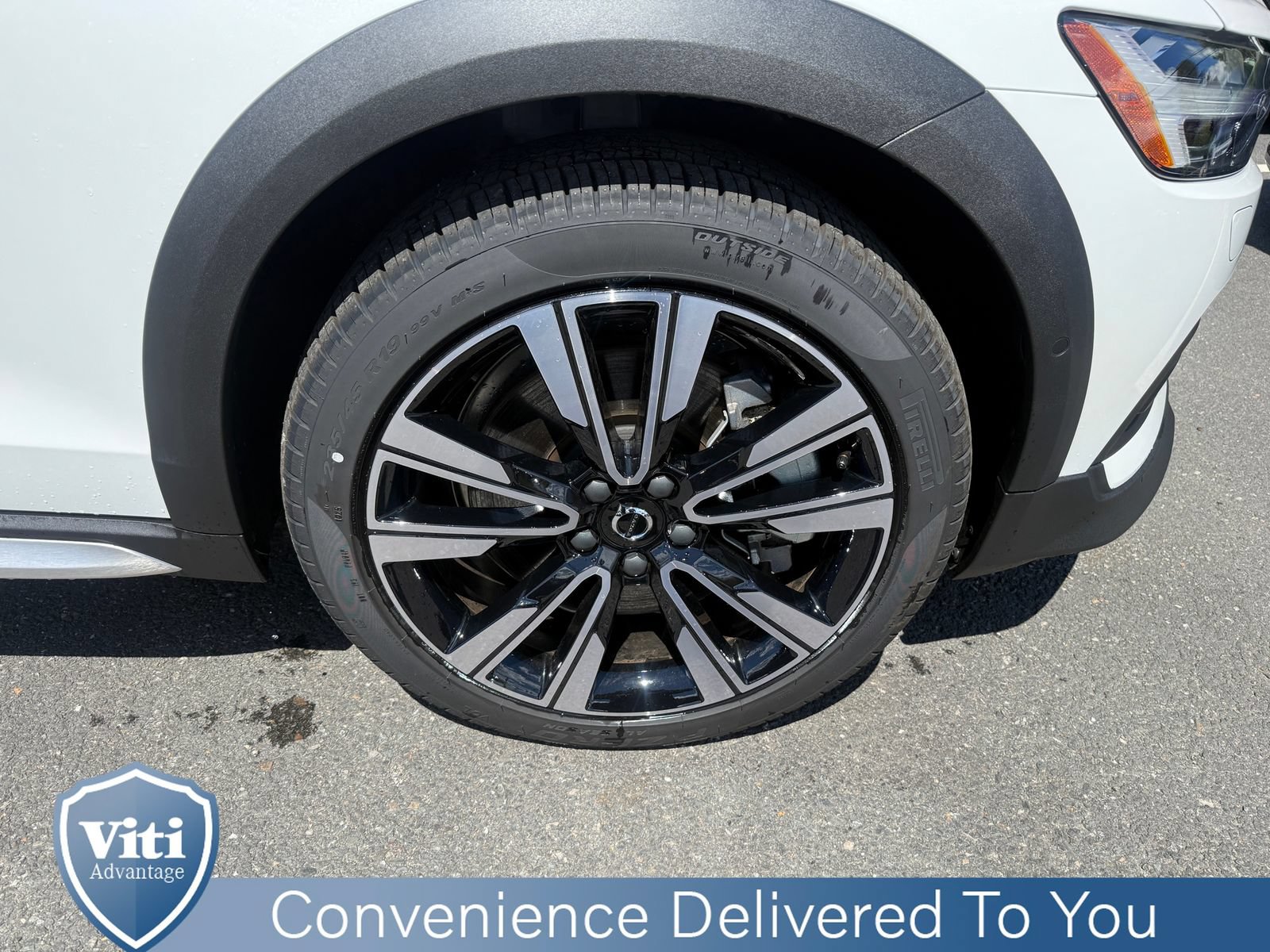 New 2026 Volvo V60 B5 Cross Country Ultra w/ Protection Package Premier AWD/4WD image 10
