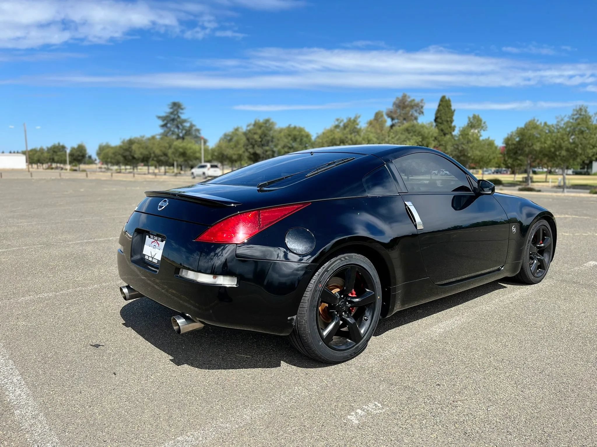 Used 2005 Nissan 350Z 35th Anniversary Edition w/ (N93) Cargo Convenience Pkg RWD image 6