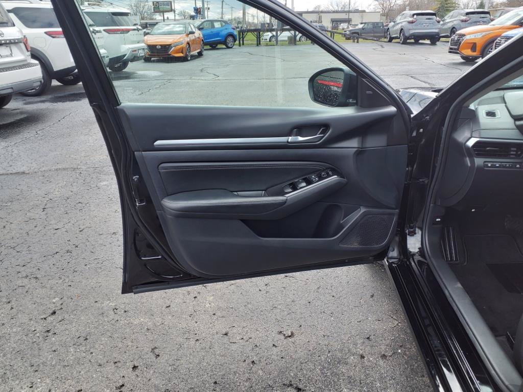 Used 2020 Nissan Altima 2.5 SV FWD image 11