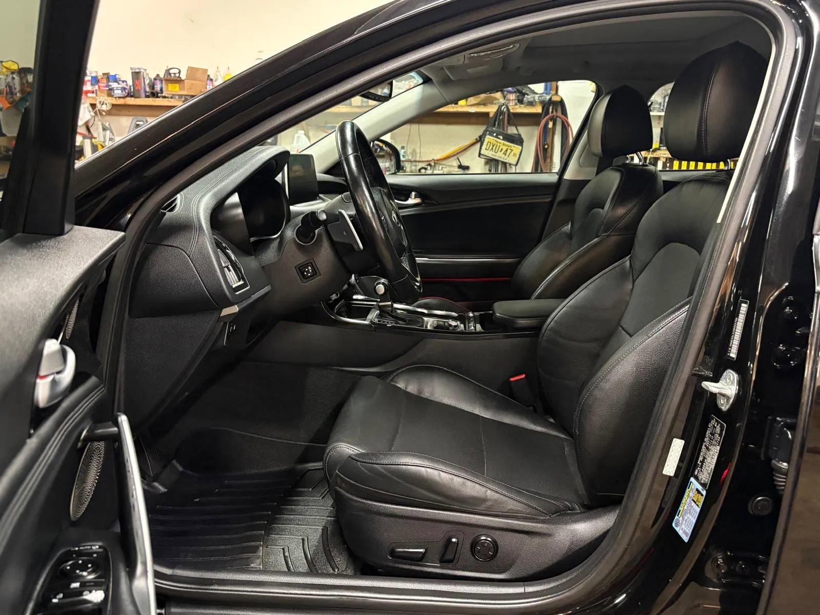 Used 2018 Kia Stinger Premium AWD/4WD image 17