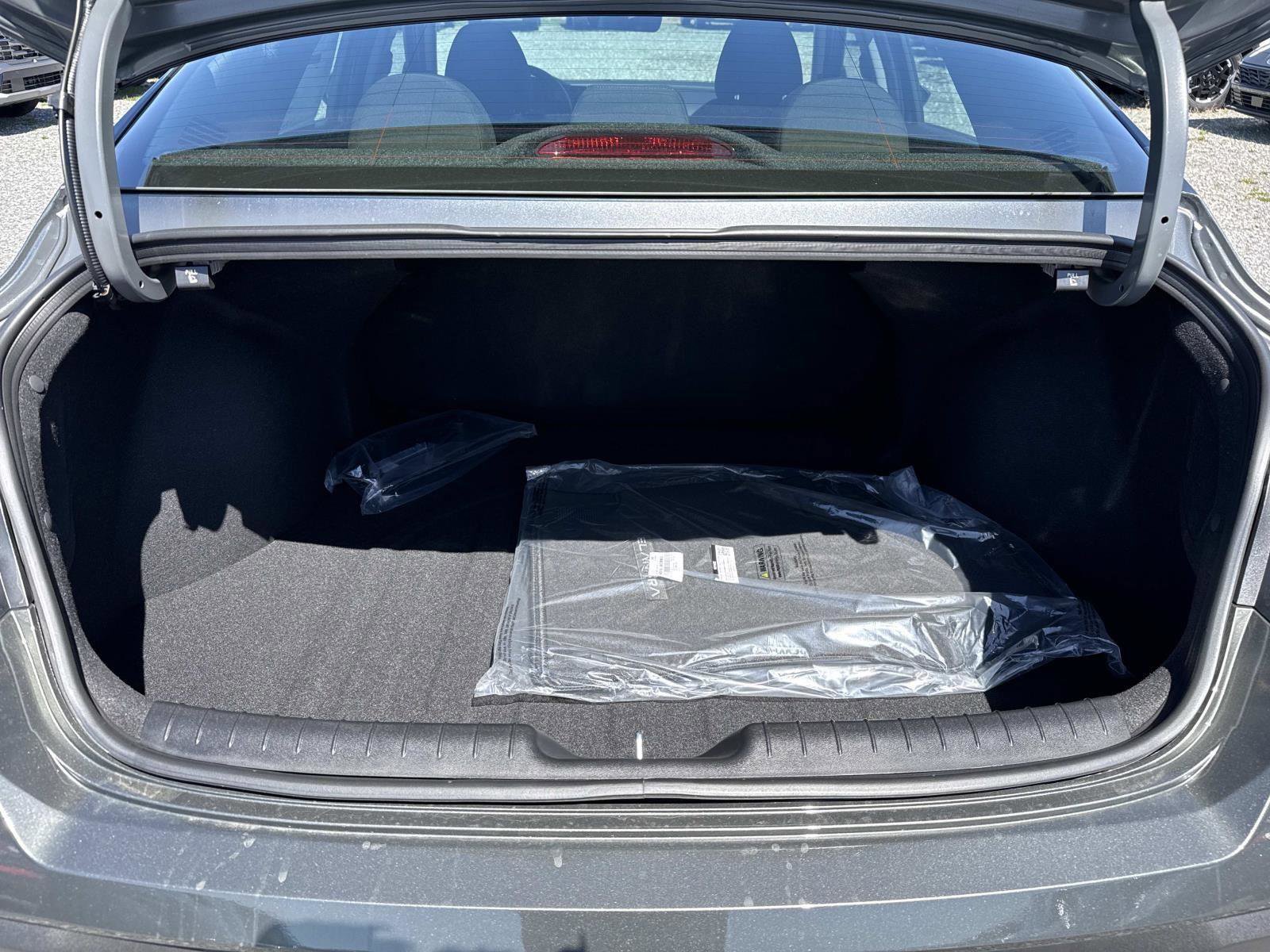 New 2026 Hyundai Elantra SE FWD image 11