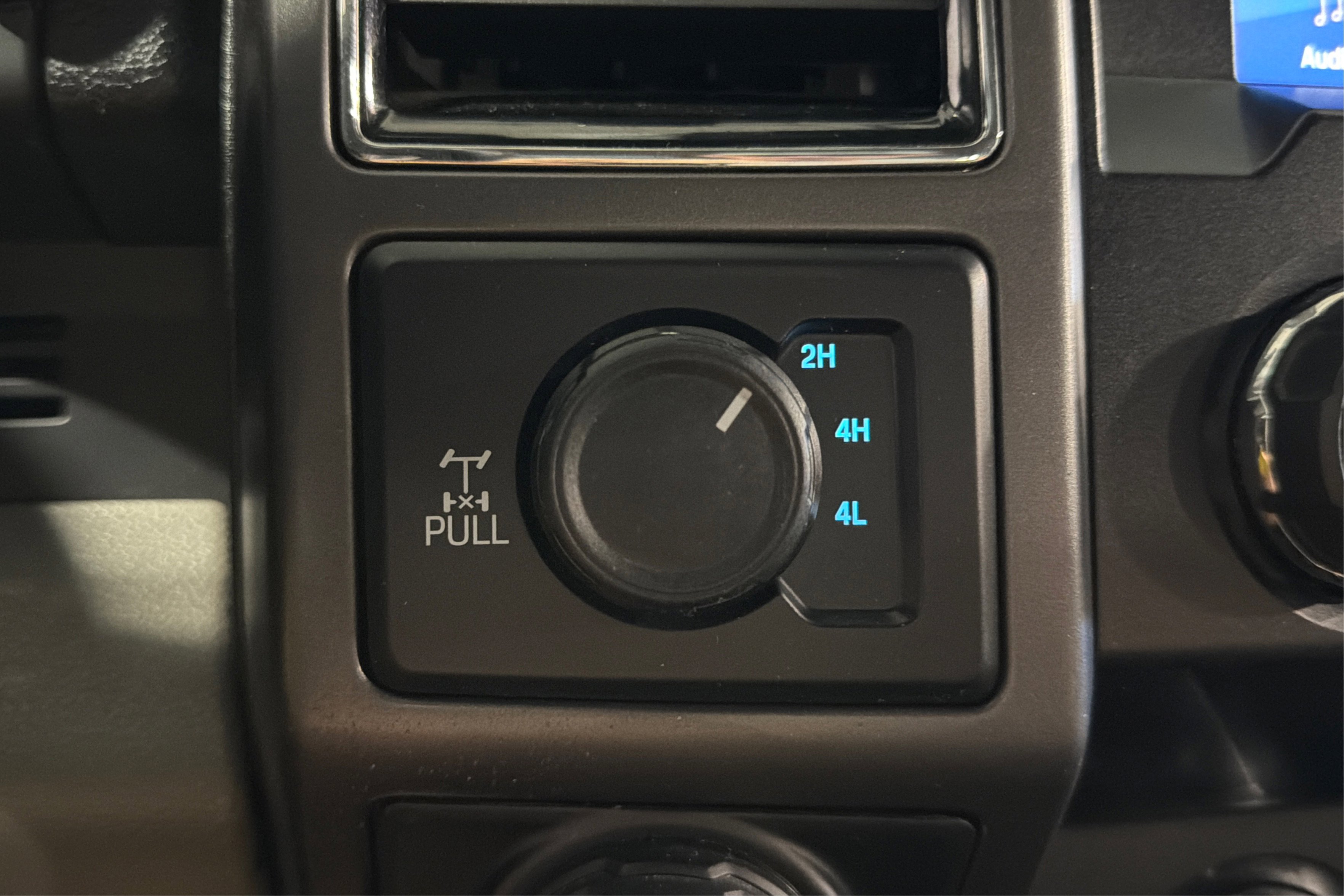 Used 2020 Ford F150 XLT w/ Trailer Tow Package AWD/4WD image 32