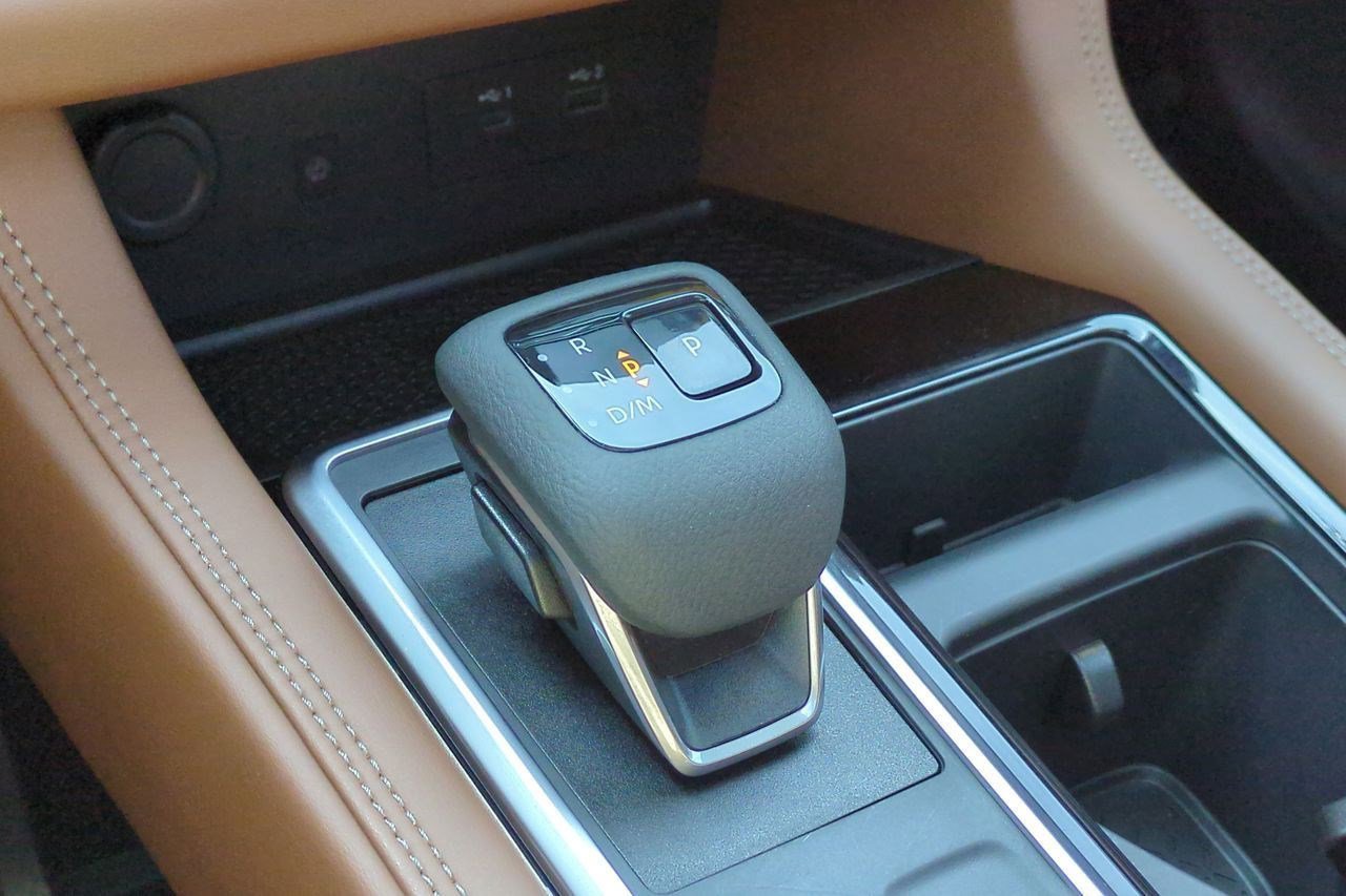 Certified 2025 Nissan Pathfinder Platinum AWD/4WD image 28