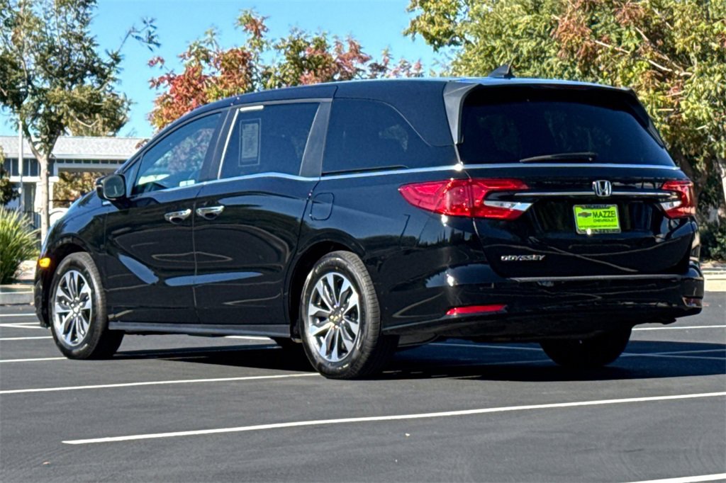 Used 2024 Honda Odyssey EX-L image 3