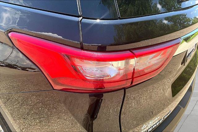 Used 2021 Chevrolet Traverse LT AWD/4WD image 30