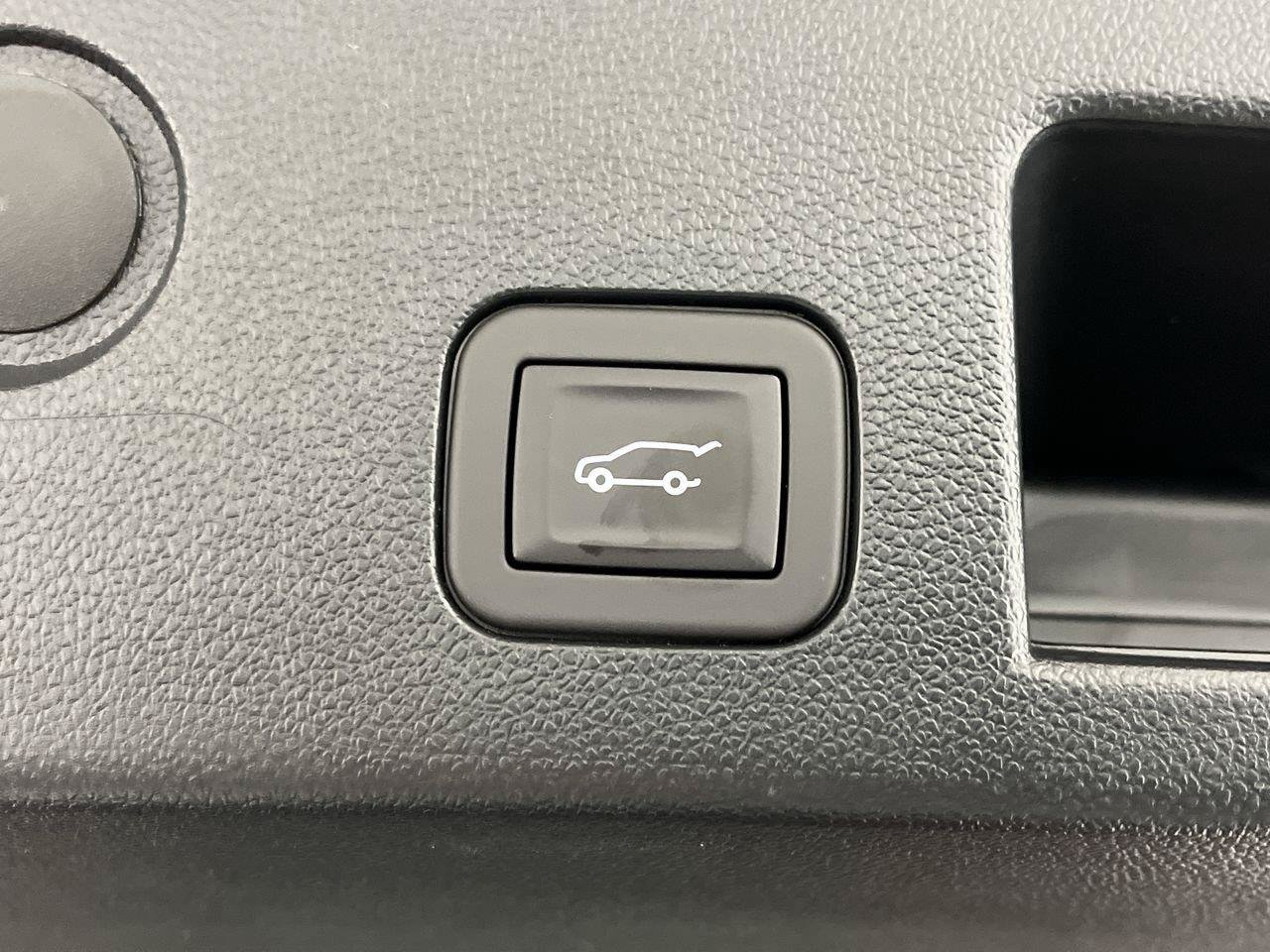 Certified 2025 Chevrolet Equinox ACTIV w/ Safety and Technology Package AWD/4WD image 34