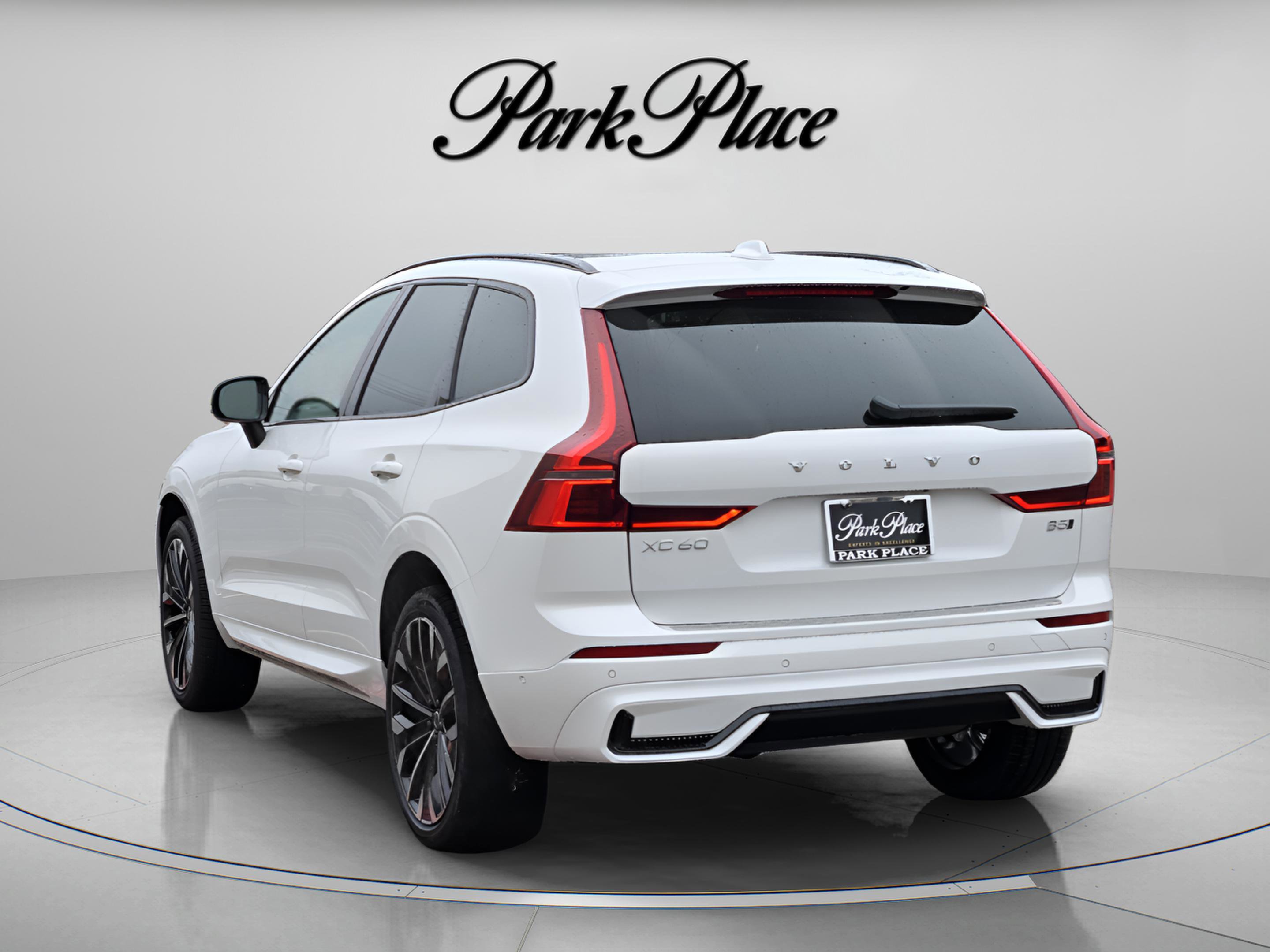 New 2026 Volvo XC60 B5 Ultra w/ Protection Package Premier AWD/4WD image 3