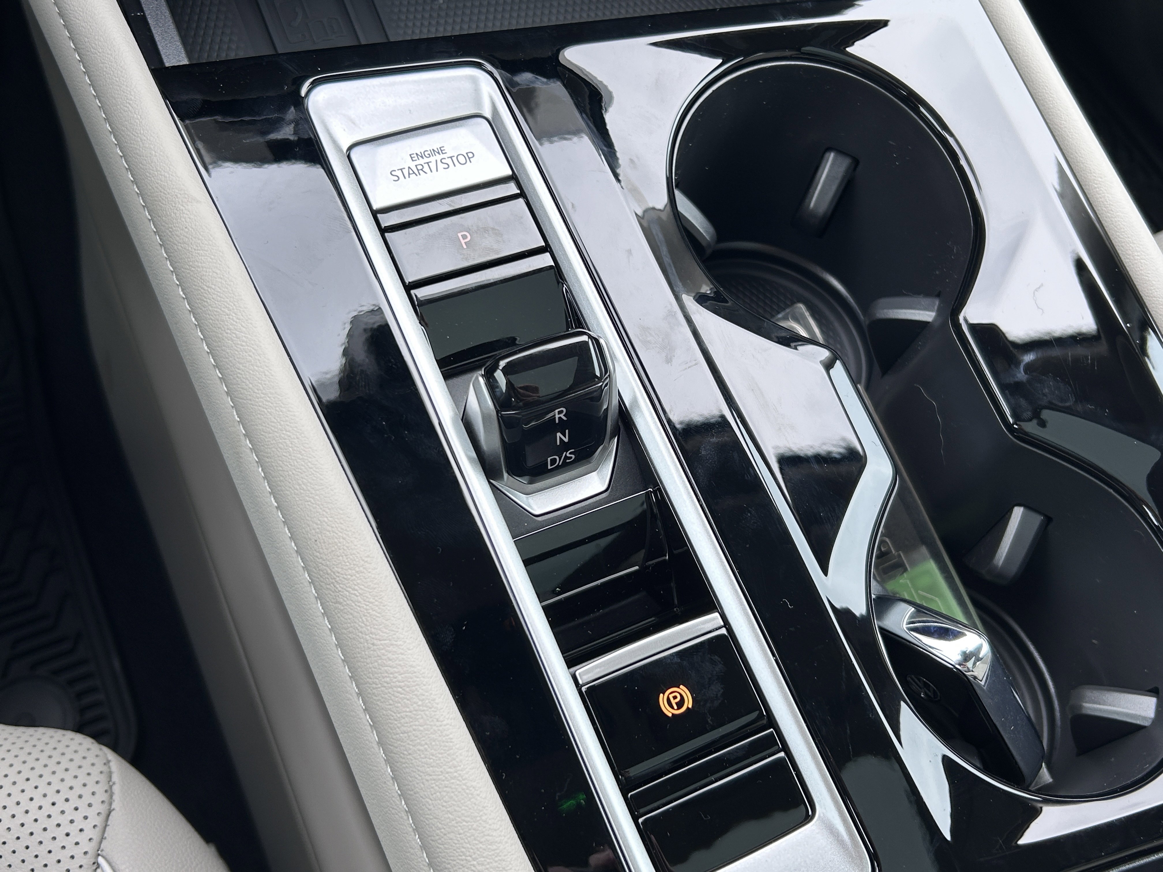 New 2026 Volkswagen Atlas SEL Premium R-Line image 16