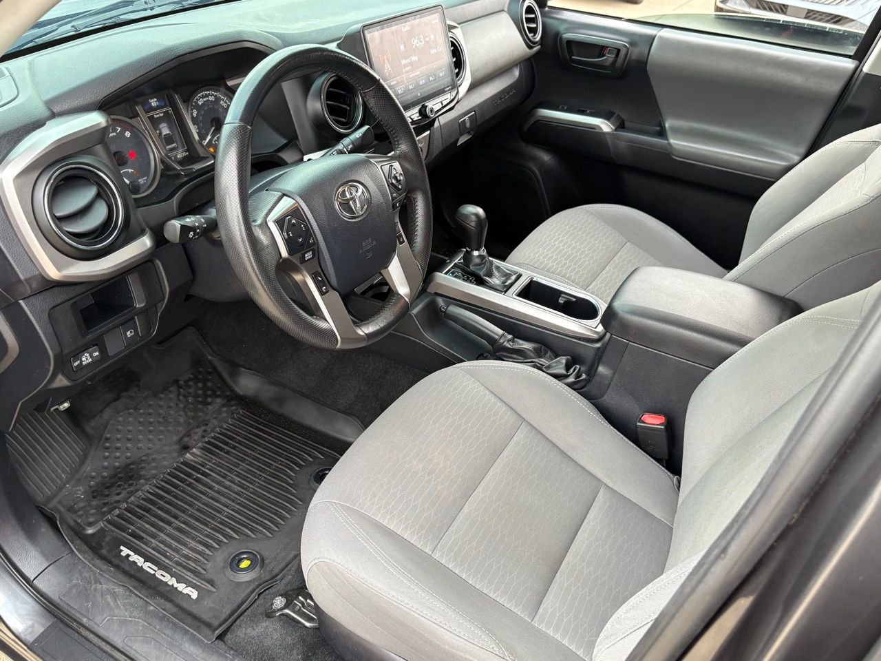 Used 2019 Toyota Tacoma SR5 AWD/4WD image 17