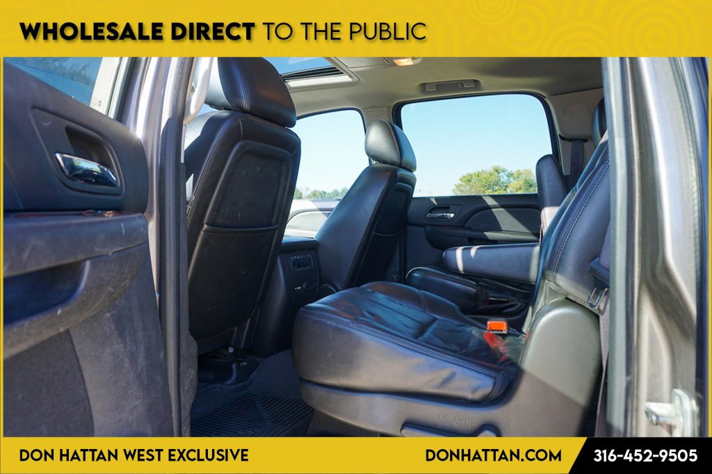 Used 2011 Chevrolet Suburban LT image 21
