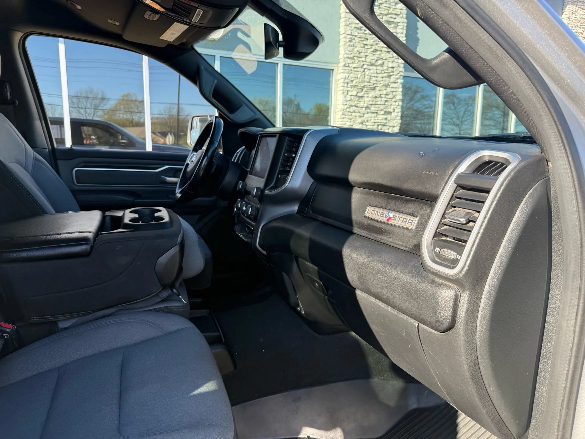 Used 2022 RAM 1500 4x4 Crew Cab image 14