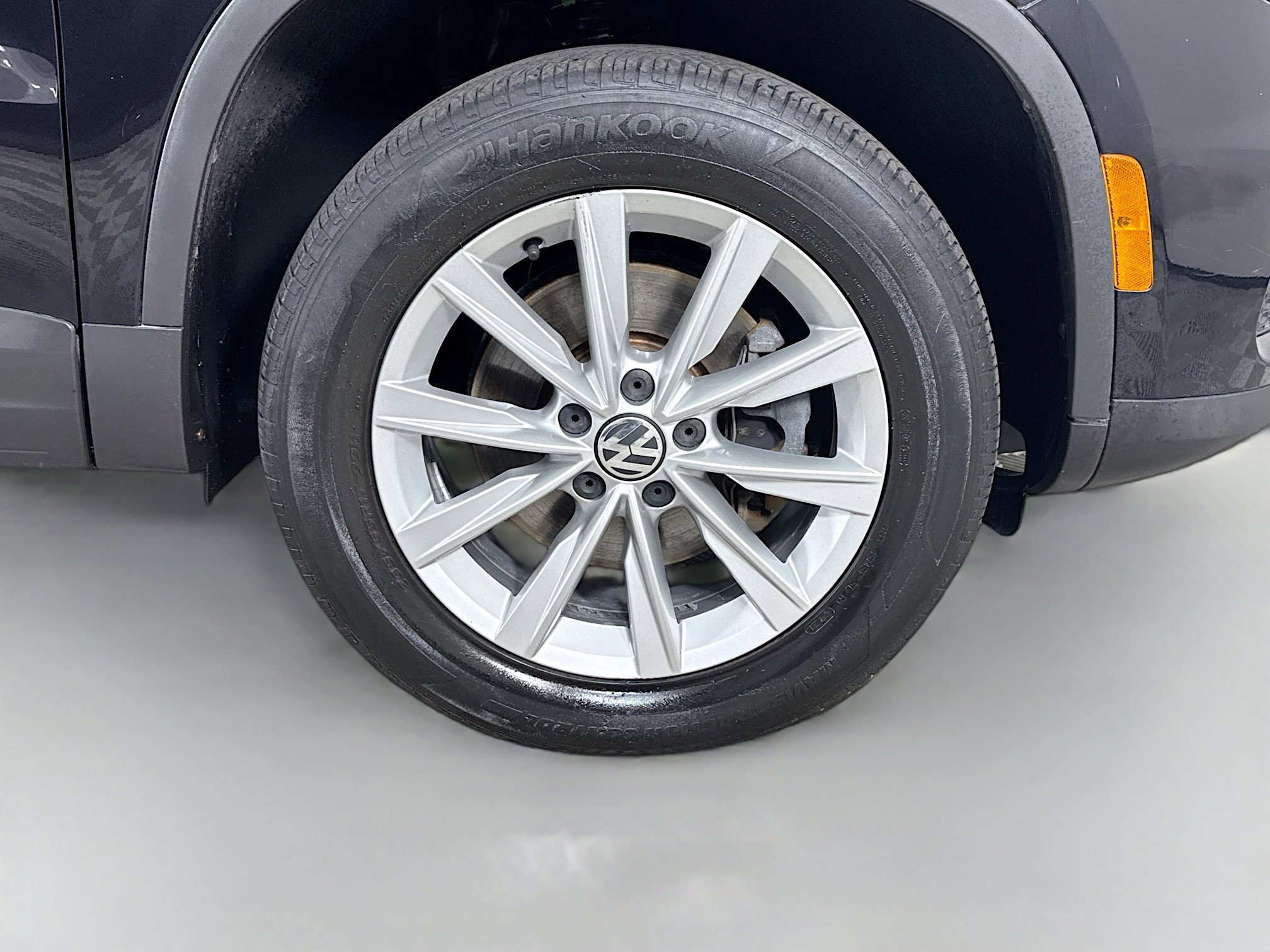 Used 2017 Volkswagen Tiguan S image 32