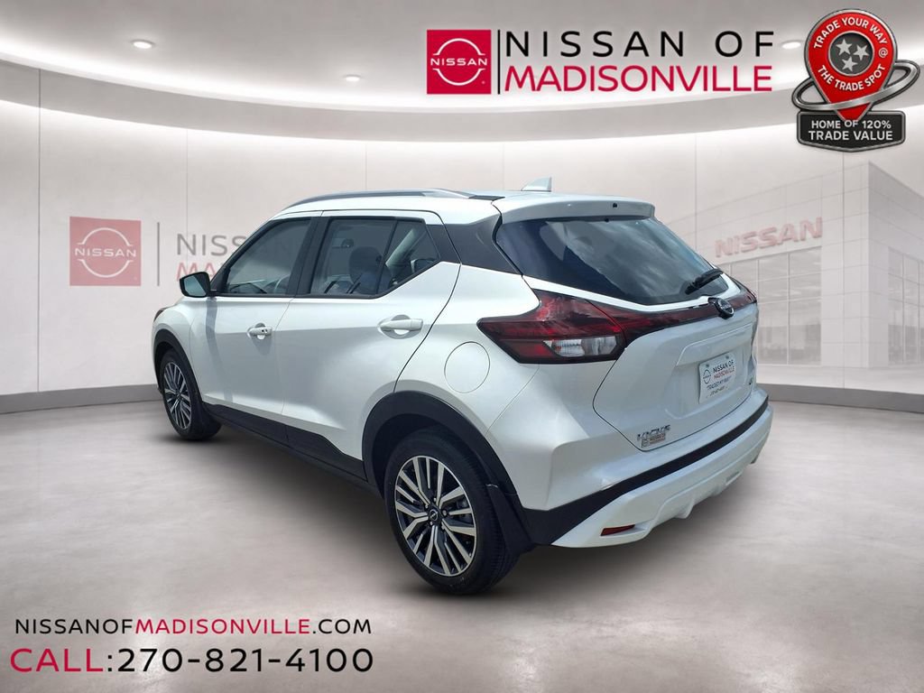 Used 2023 Nissan Kicks SV FWD image 3