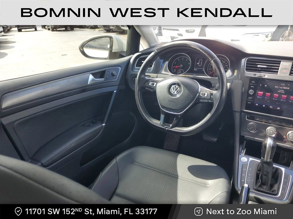 Used 2018 Volkswagen Golf SE image 15