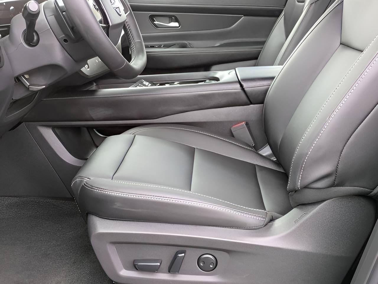 Used 2025 Nissan Murano SV AWD/4WD image 11