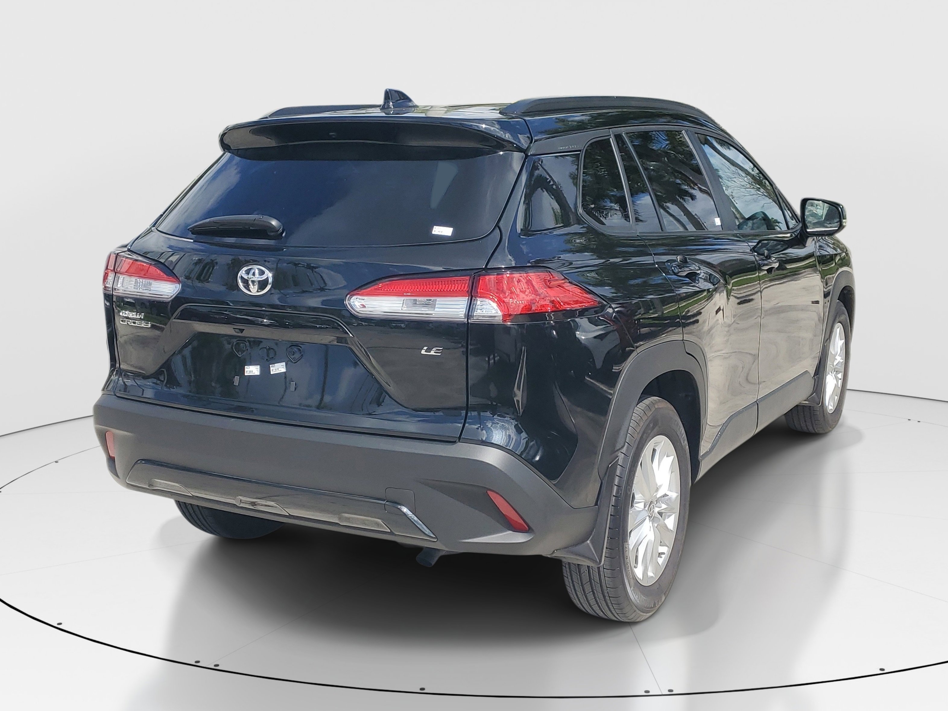 Certified 2024 Toyota Corolla Cross LE FWD image 3