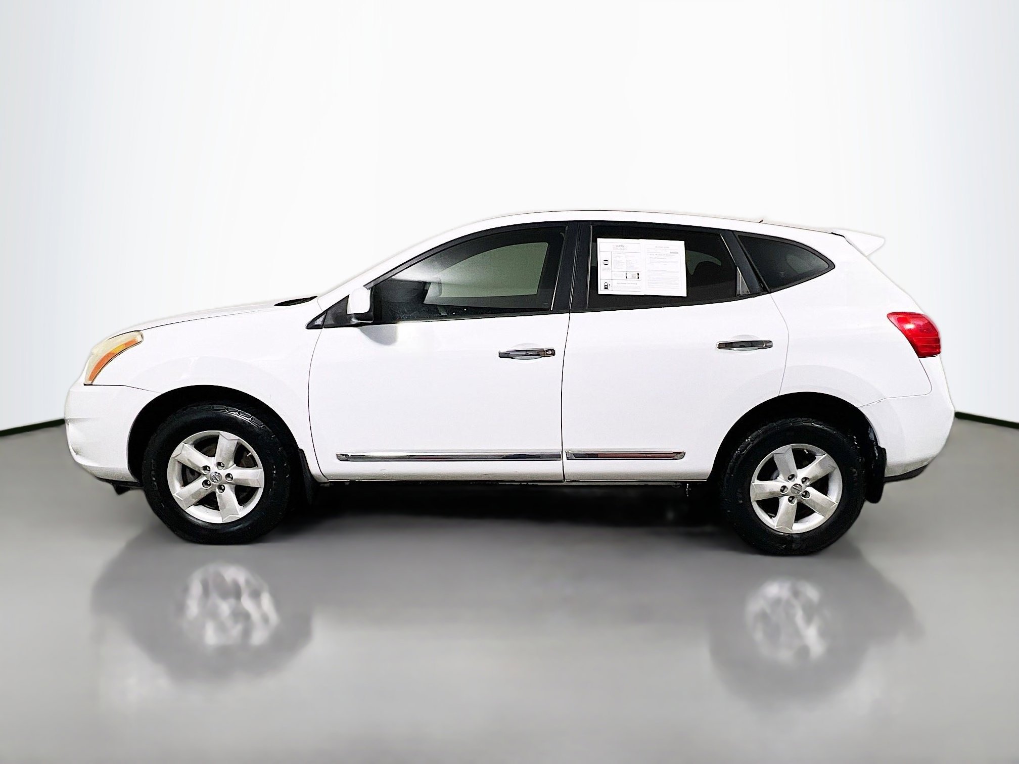 Used 2013 Nissan Rogue S w/ Special Edition Pkg FWD image 9