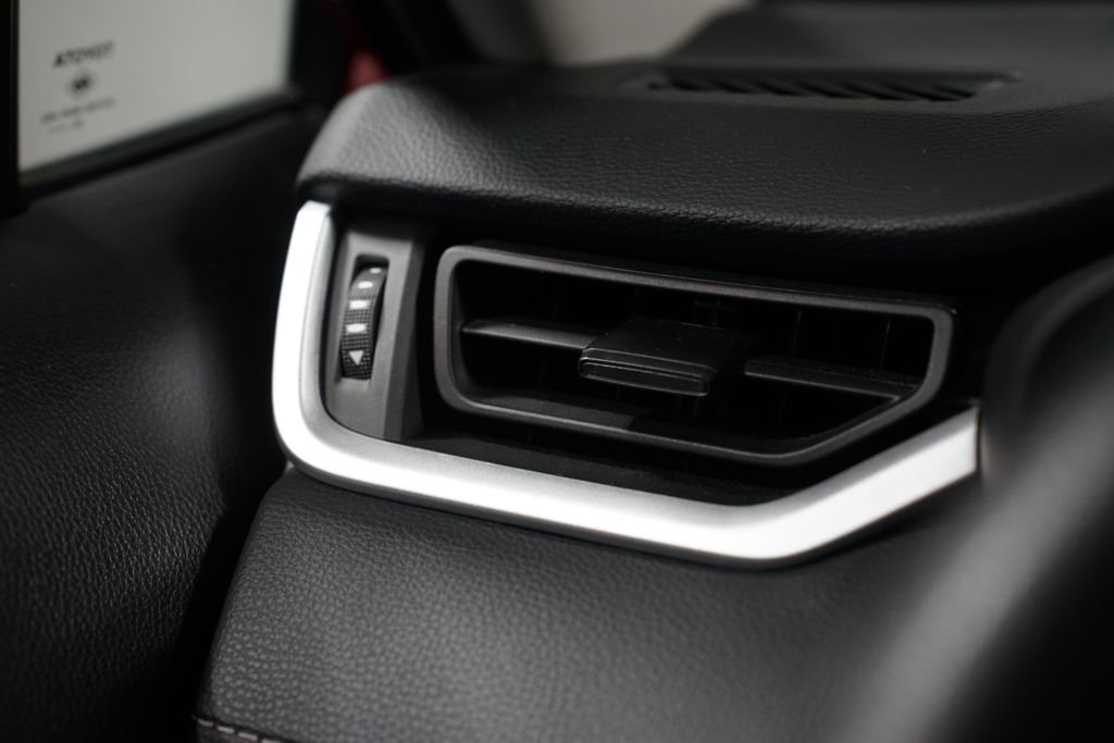 Certified 2025 Toyota RAV4 XLE AWD/4WD image 25