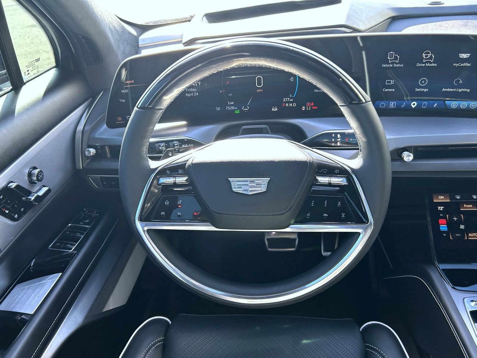 Certified 2026 Cadillac Vistiq Platinum AWD/4WD image 15