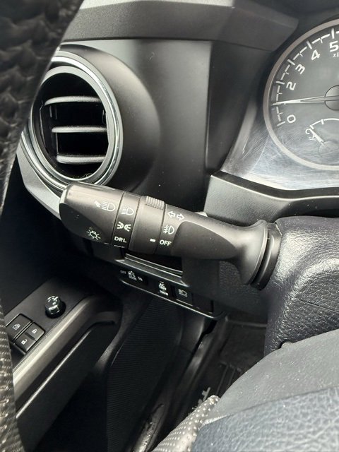 Certified 2018 Toyota Tacoma TRD Off-Road image 22