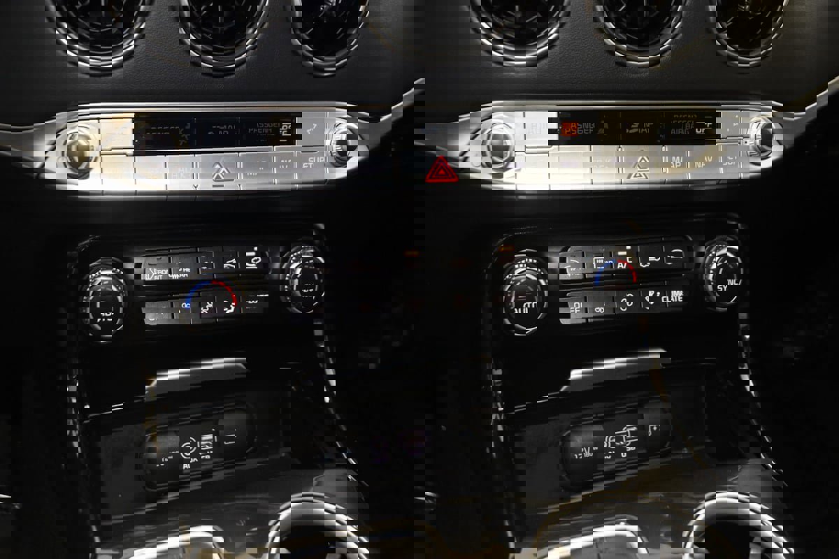 Used 2018 Kia Stinger Premium image 30