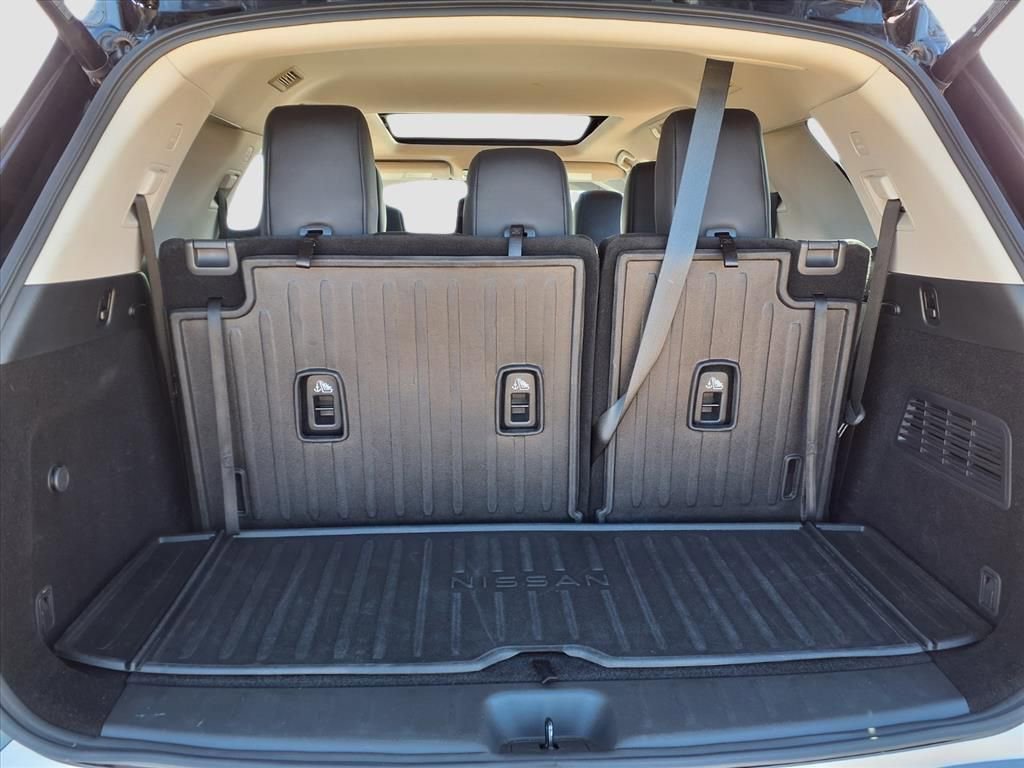 Used 2023 Nissan Pathfinder Platinum w/ Cargo Package image 31