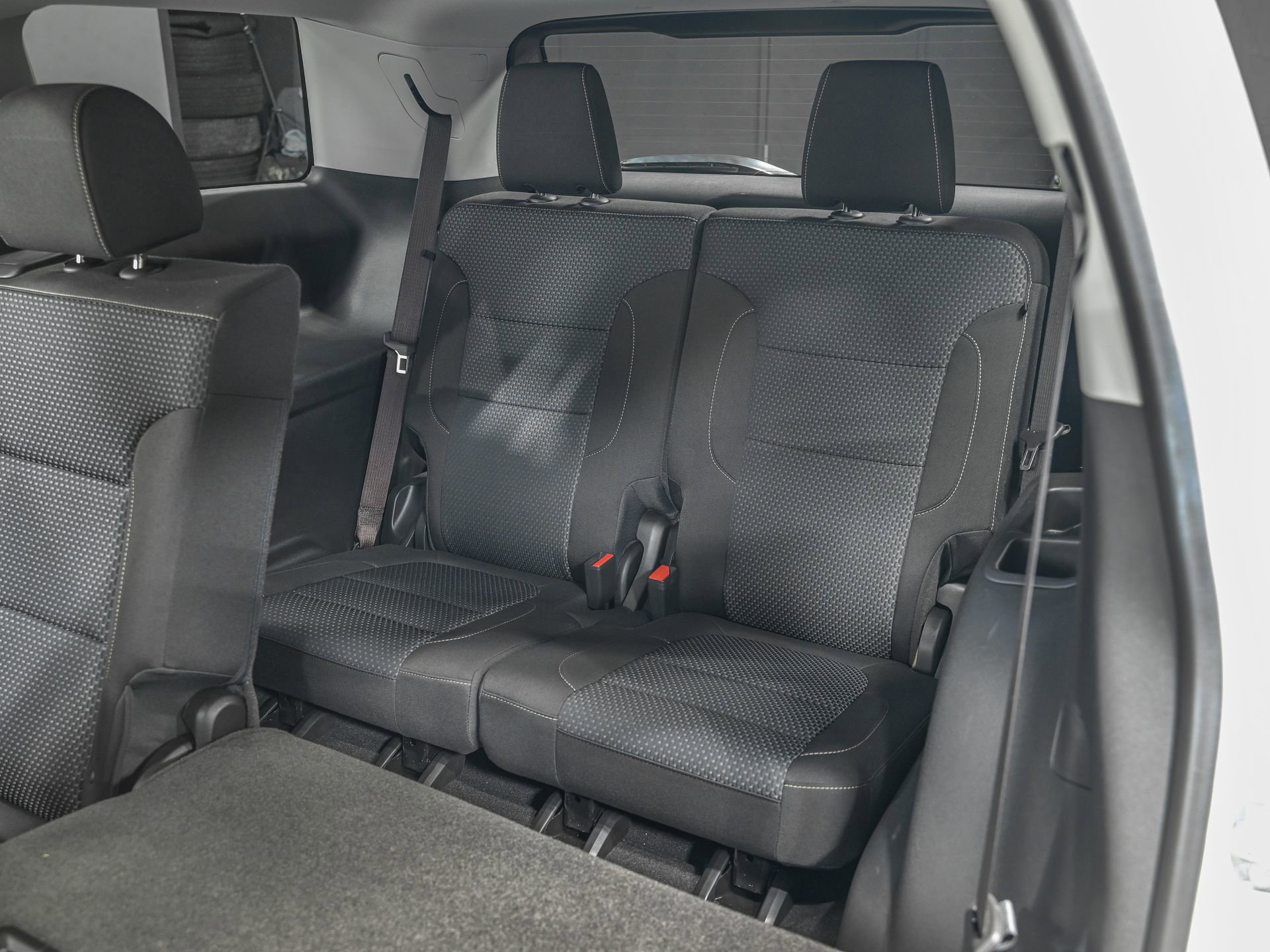 Used 2023 GMC Acadia SLE w/ Driver Convenience Package image 29