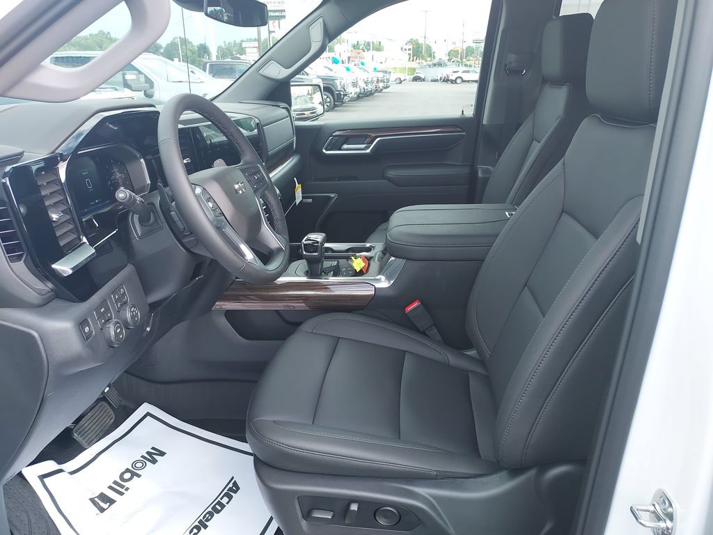 New 2026 Chevrolet Silverado 1500 RST AWD/4WD image 12