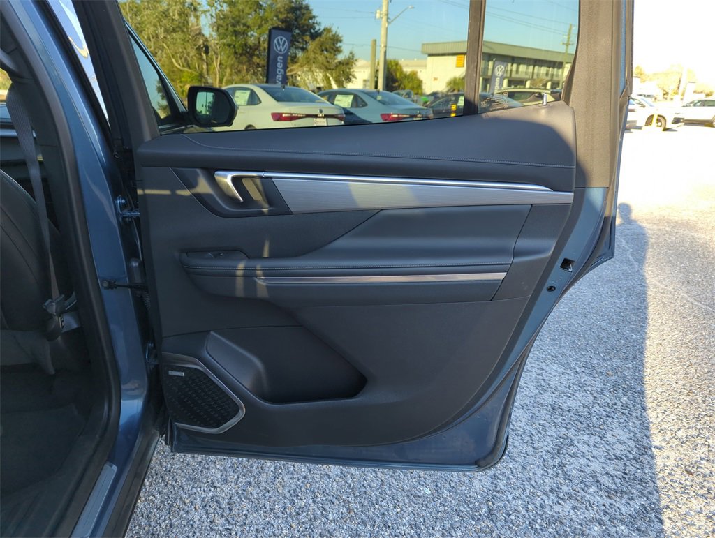 Used 2025 Buick Enclave Preferred image 29