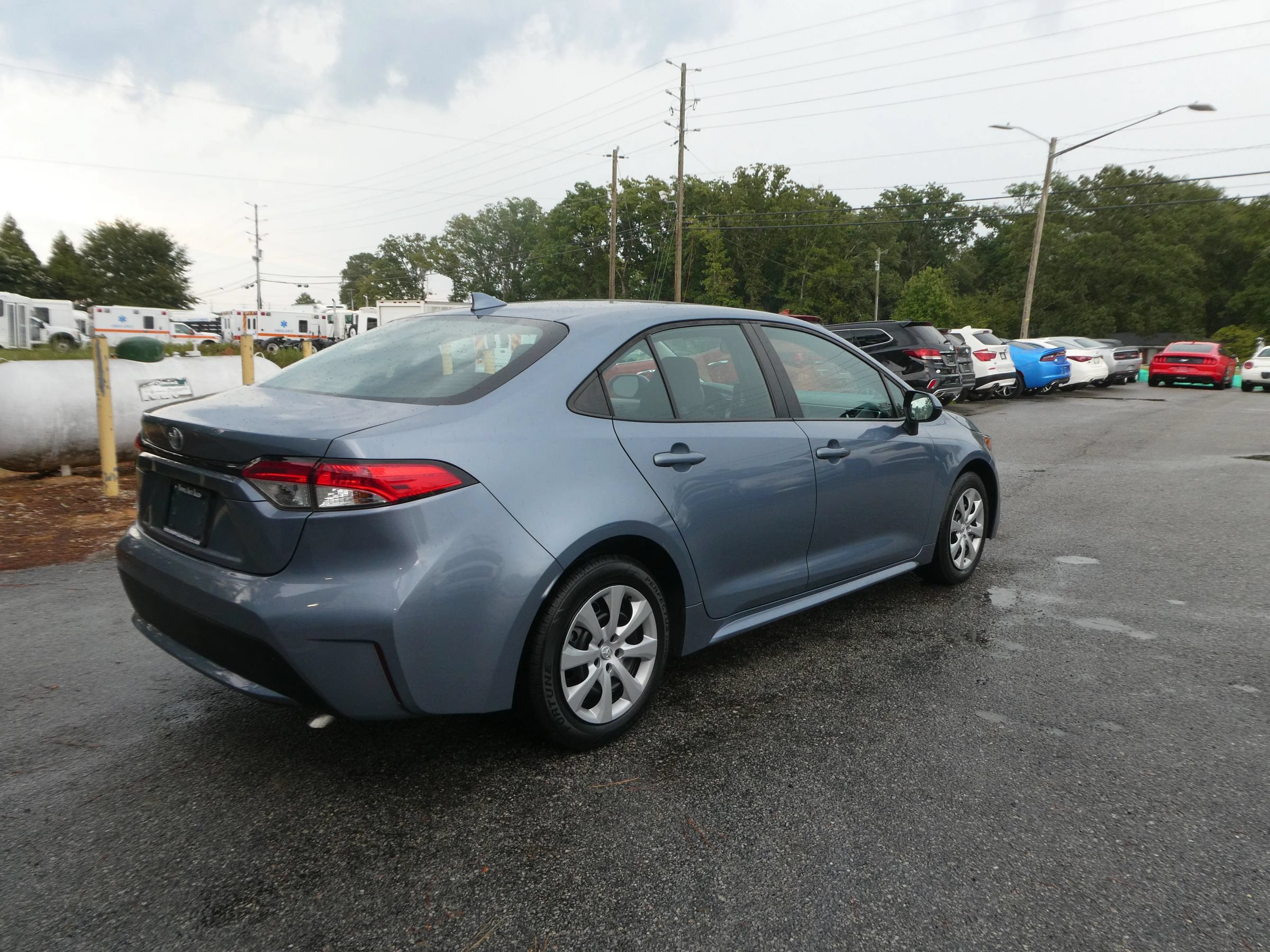 Used 2022 Toyota Corolla LE FWD image 5
