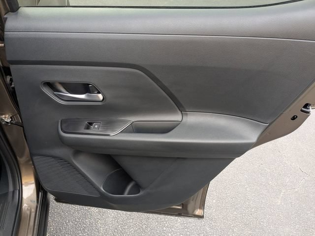 New 2026 Nissan Kicks SR w/ Cold Weather Package FWD image 27