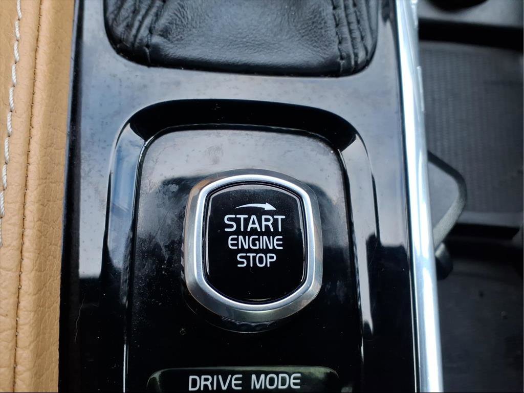 Used 2019 Volvo XC90 T6 Momentum w/ Advanced Package image 19