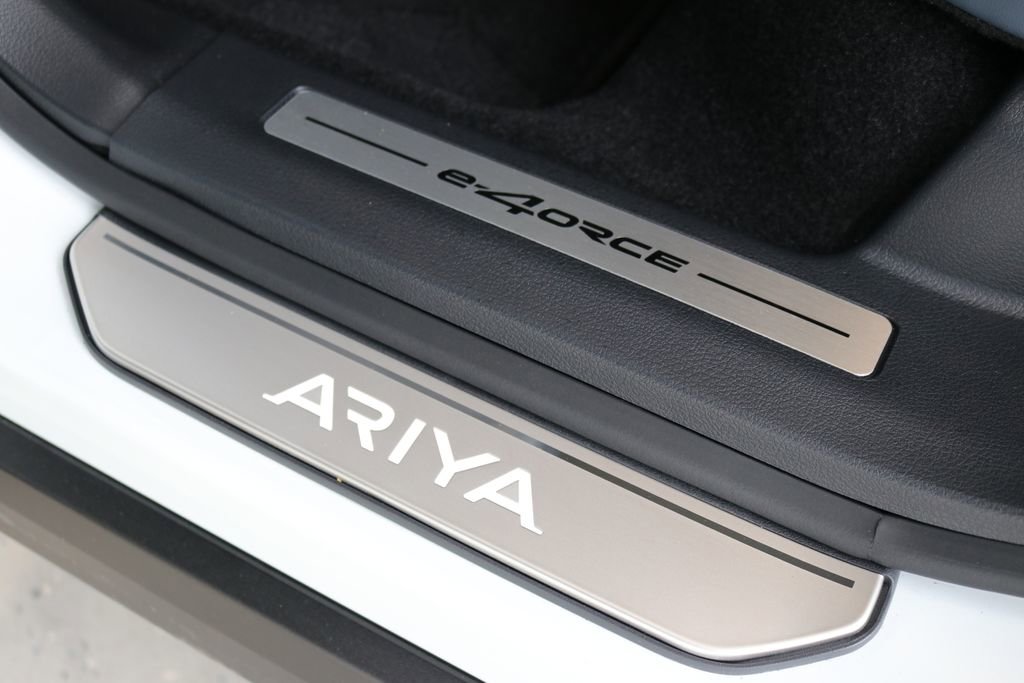 Used 2024 Nissan Ariya AWD image 26