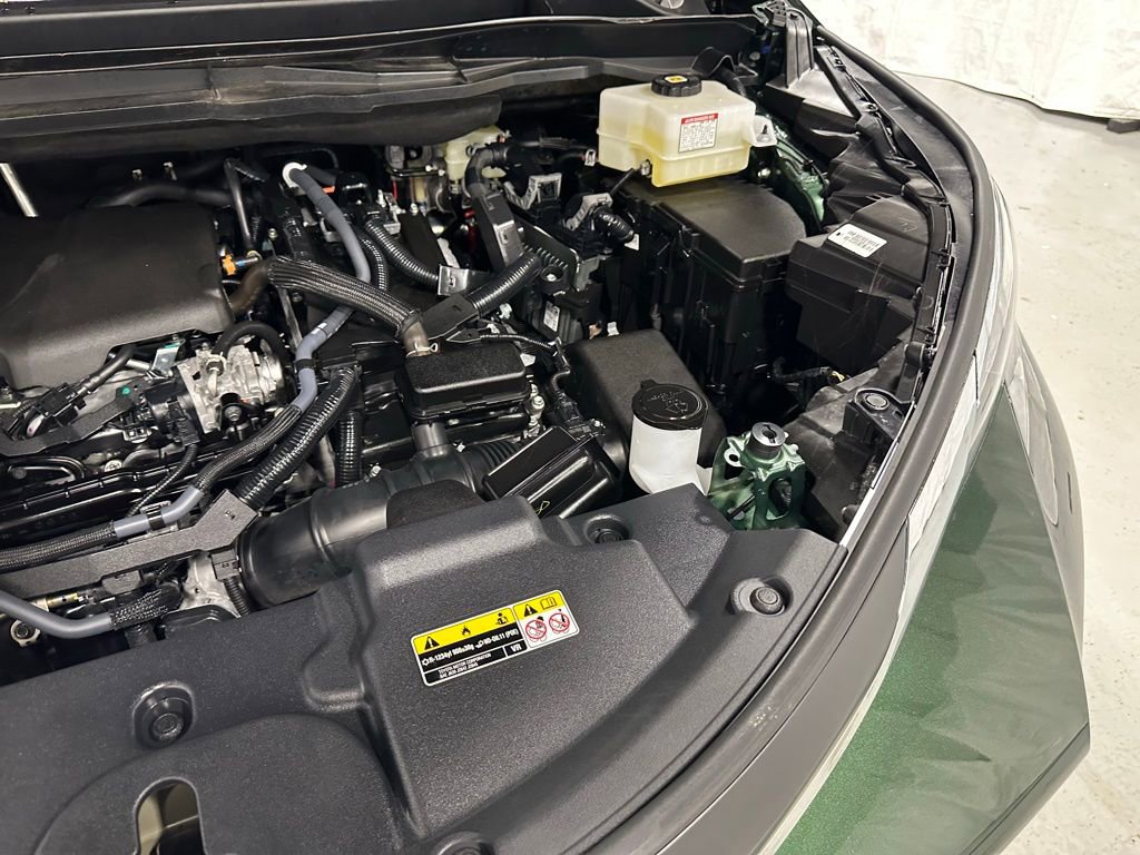 Used 2025 Toyota Sienna LE image 72