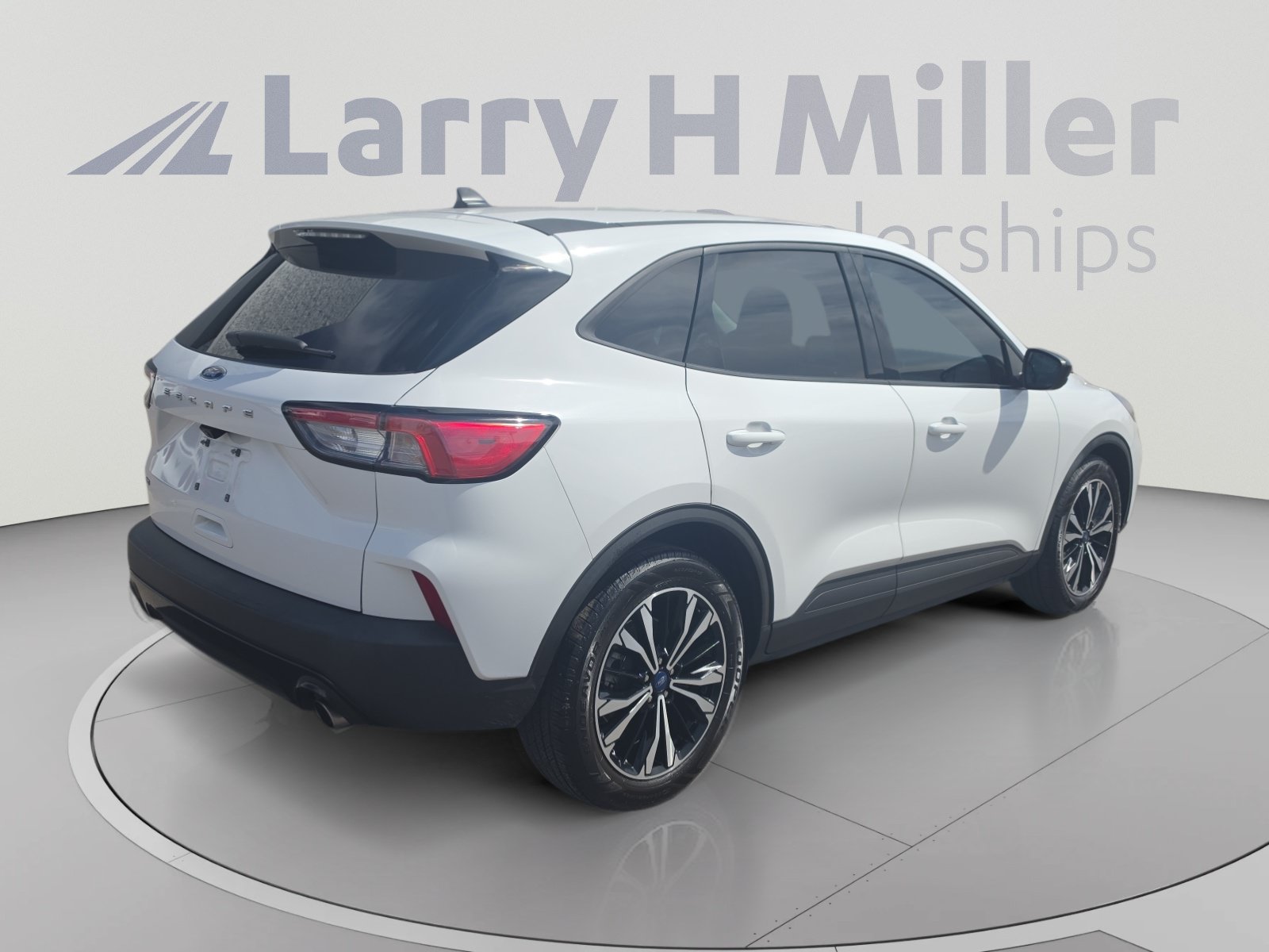 Used 2022 Ford Escape SE w/ SE Sport Appearance Package FWD image 5