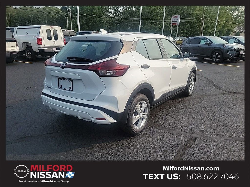 Used 2025 Nissan Kicks Play S image 8