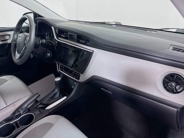 Used 2018 Toyota Corolla LE image 27