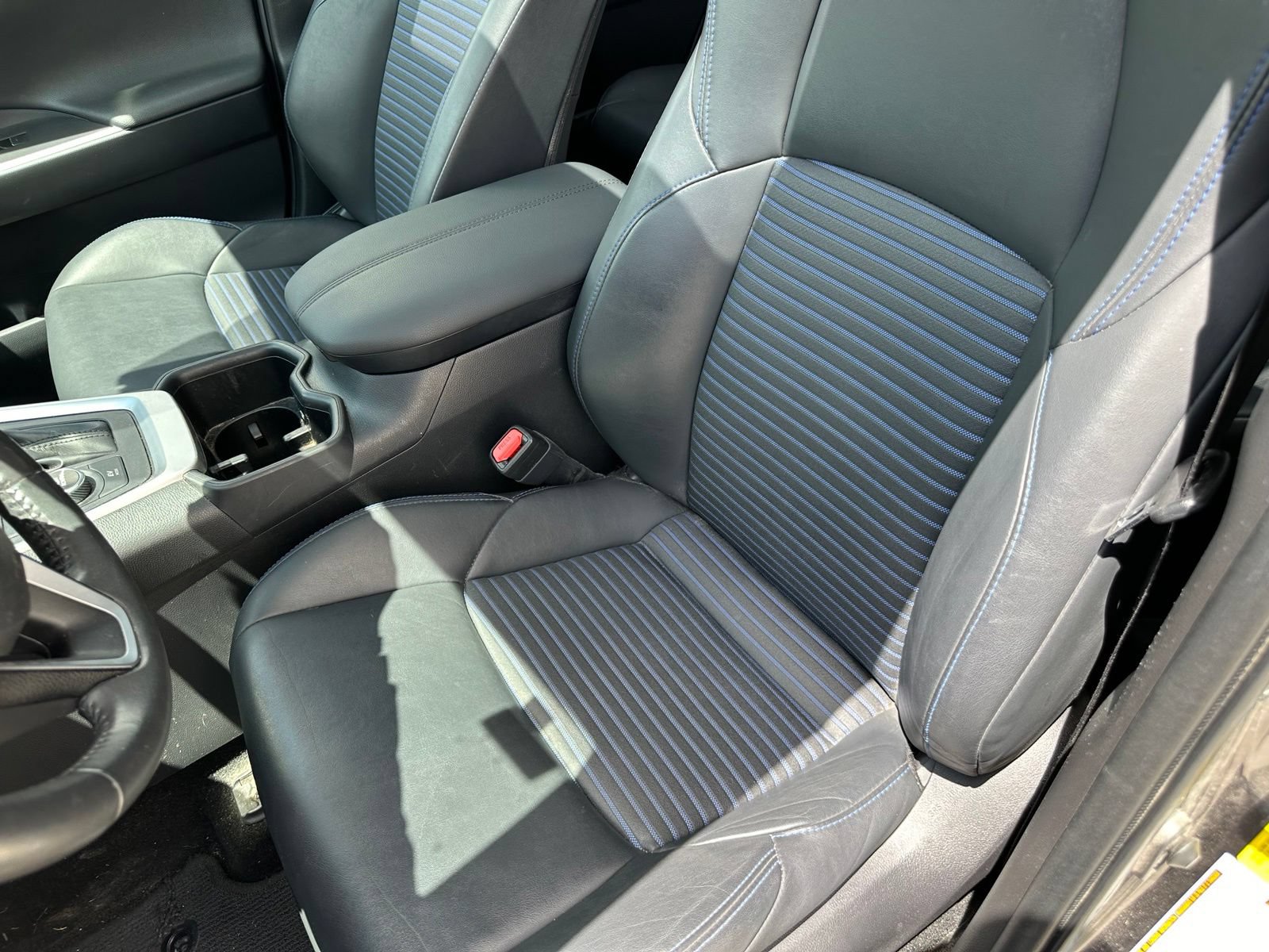 Used 2022 Toyota RAV4 XSE AWD/4WD image 11