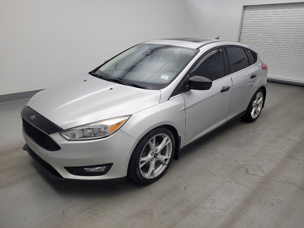 Used 2016 Ford Focus Titanium w/ Titanium Technology Package FWD image 2