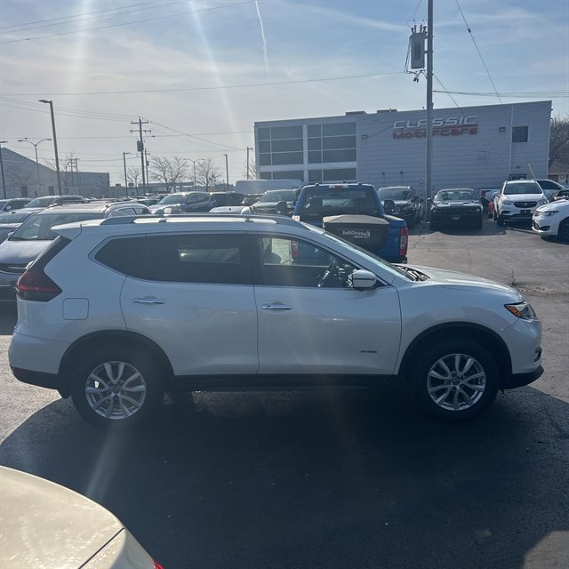 Used 2018 Nissan Rogue SV w/ Premium Package image 7