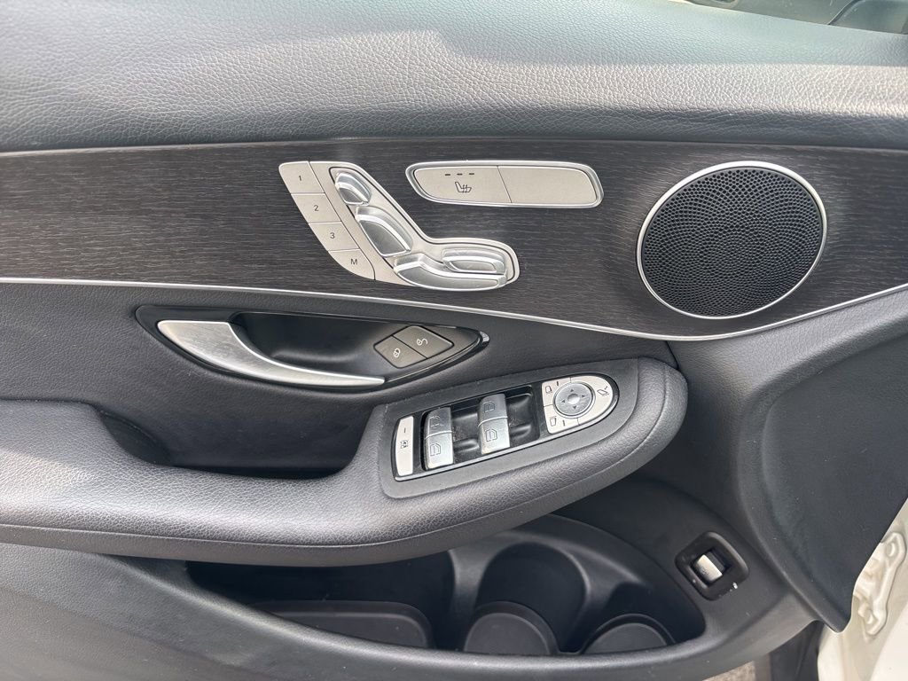 Used 2022 Mercedes-Benz GLC 300 4MATIC image 13