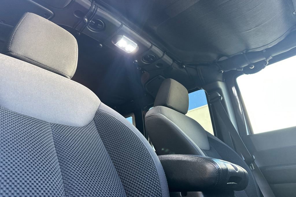 Used 2017 Jeep Wrangler Unlimited Sport AWD/4WD image 17