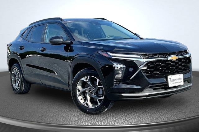 Used 2025 Chevrolet Trax LT FWD image 3