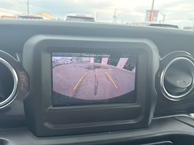 Used 2021 Jeep Wrangler Unlimited Sahara AWD/4WD image 27