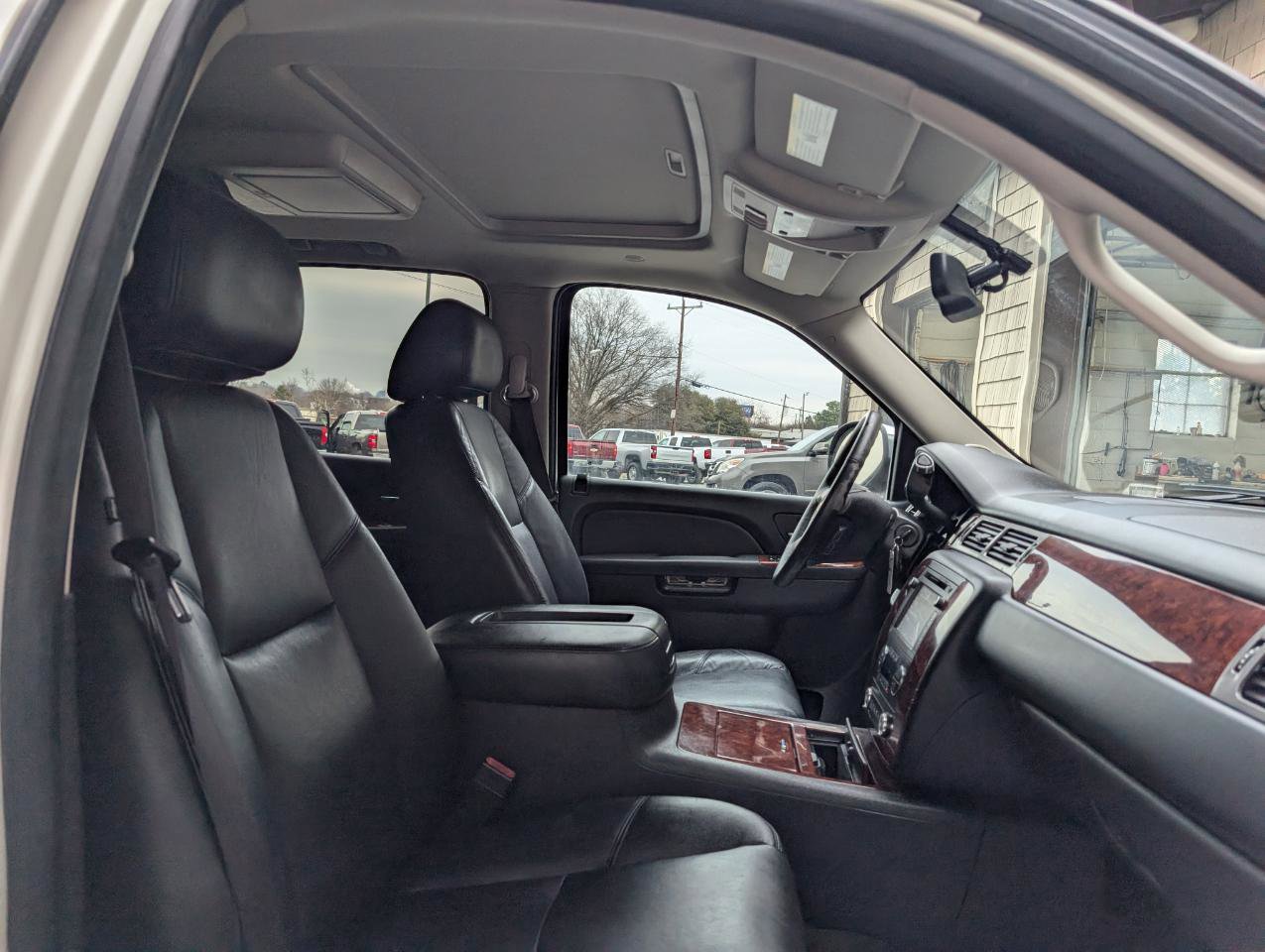 Used 2012 Chevrolet Tahoe LTZ image 24