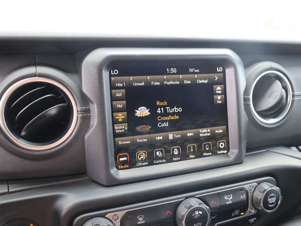 Used 2023 Jeep Wrangler Unlimited Sahara AWD/4WD image 34