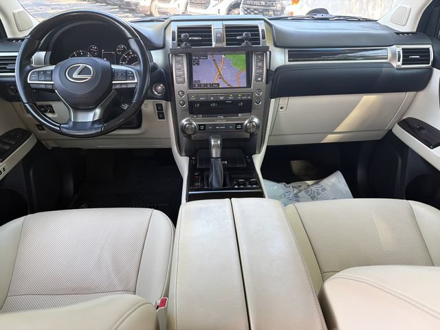 Used 2020 Lexus GX 460 Premium w/ Premium Package AWD/4WD image 23