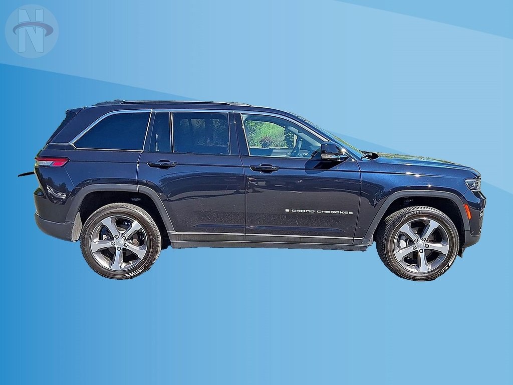 Used 2024 Jeep Grand Cherokee Limited w/ Luxury Tech Group II AWD/4WD image 9